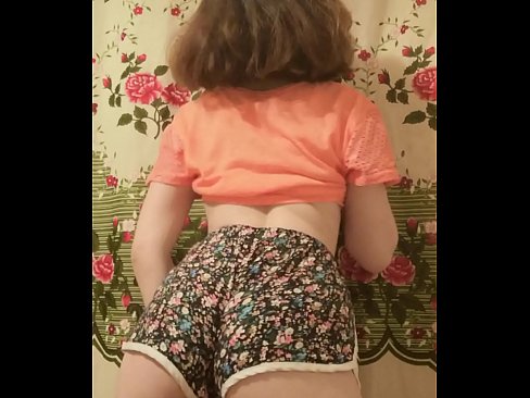 ❤️ Sexig ung babe som strippar av sig sina shorts inför kameran ️ Vacker porr at sv.kutjeporno.ru ❤